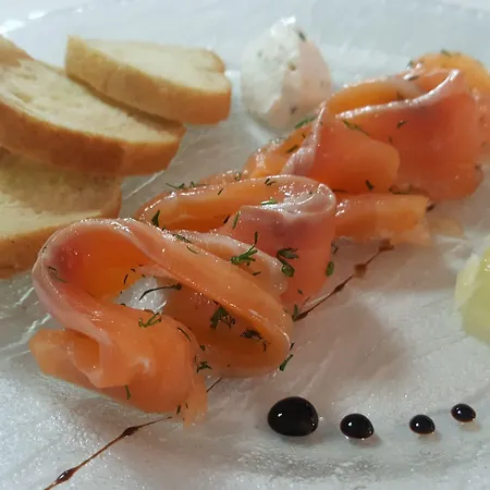 Logis Saint Paul 酒店 维维