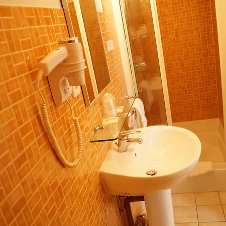 Logis Saint Paul 酒店 维维