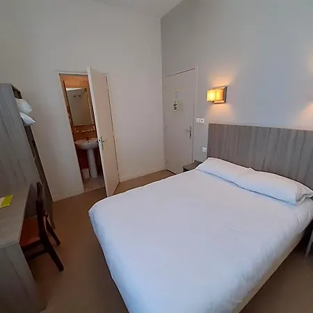 Logis Saint Paul 2* Vivy
