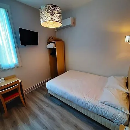 Logis Saint Paul 2* Vivy
