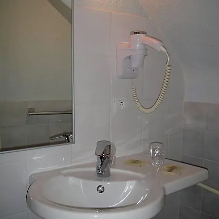 Hotel Logis Saint Paul 2*
