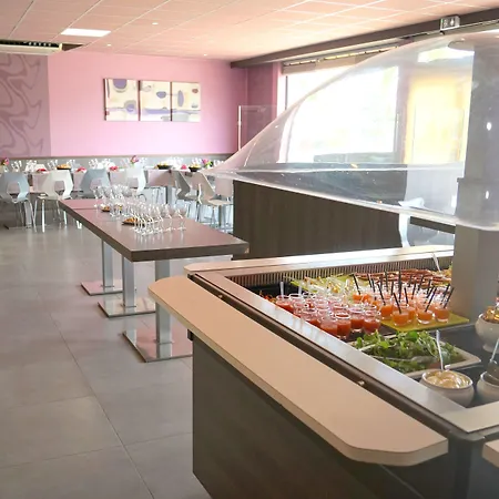 Logis Saint Paul Hotel