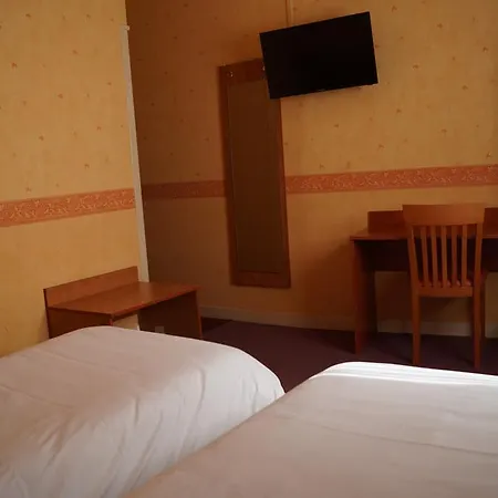 Logis Saint Paul 2* Vivy