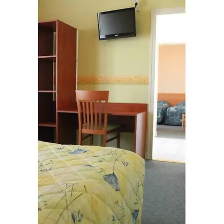 Logis Saint Paul Hotel