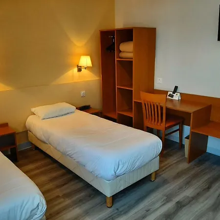 Logis Saint Paul 2* Vivy
