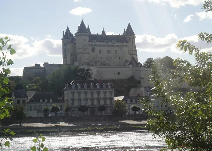 Logis Saint Paul 2* Vivy