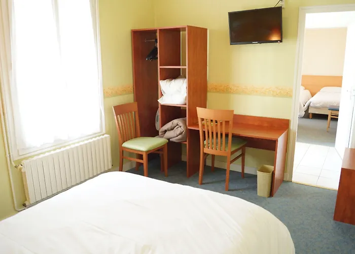 Logis Saint Paul 2* Vivy