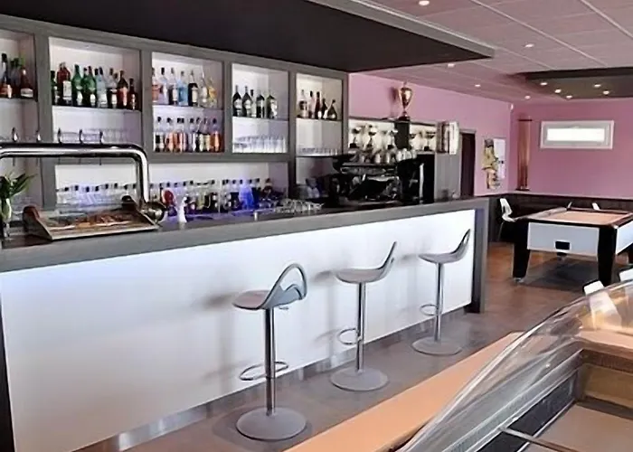 Logis Saint Paul 2* Vivy