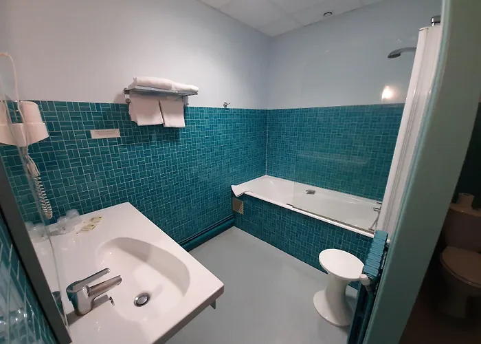 Hotel Logis Saint Paul Vivy