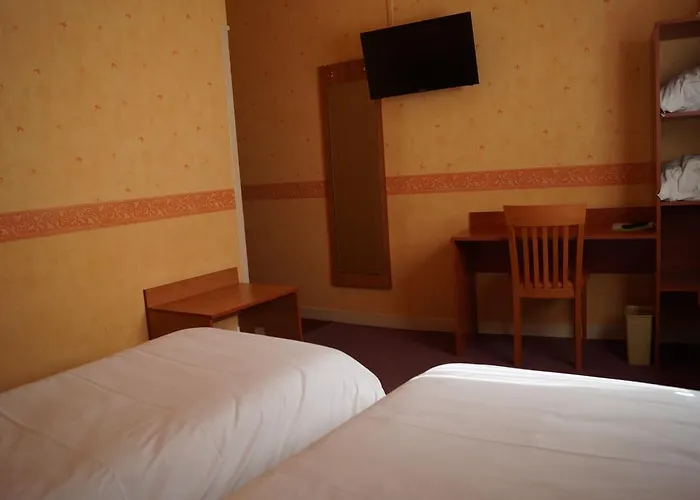 Logis Saint Paul 2* Vivy