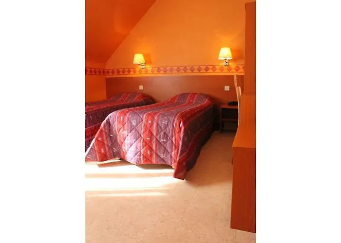 Logis Saint Paul 2* Vivy