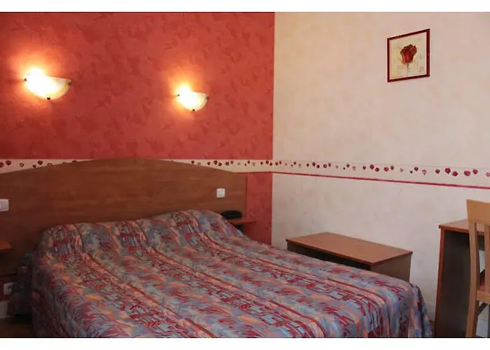 Hotel Logis Saint Paul 2*