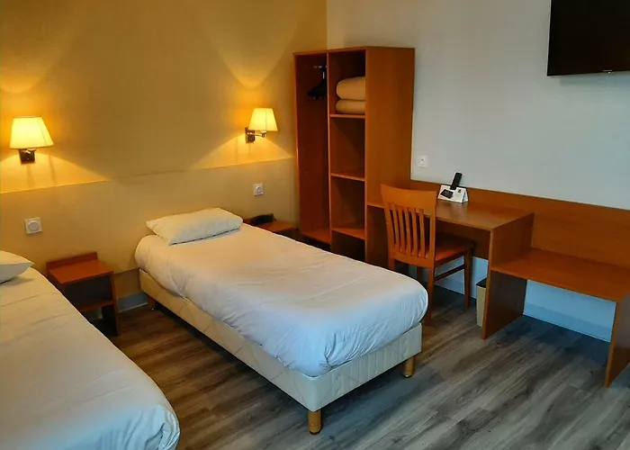 Logis Saint Paul 2* Vivy